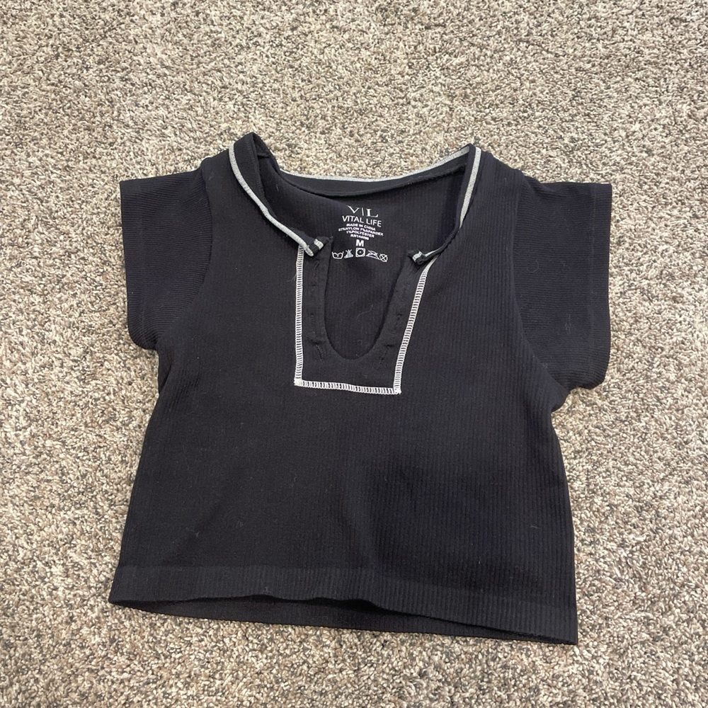 Black scoop neck ribbed crop top